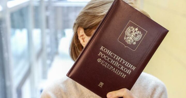 Тренер вратарей сборной России по футболу может оказаться двоеженцем