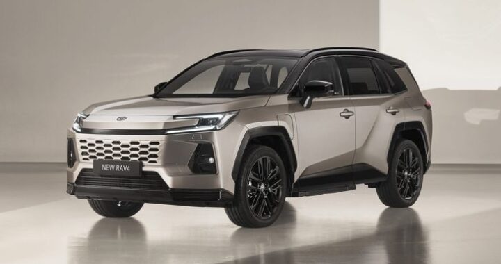 Любимый кроссовер Toyota россиян впервые за 7 лет сменил поколение. Представлен новый RAV4
