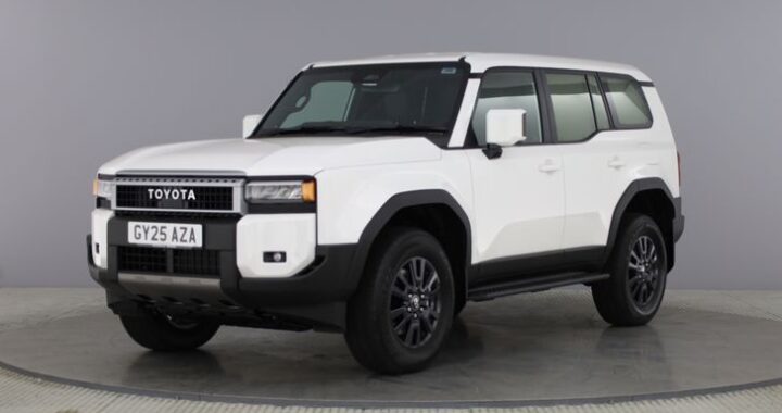 Таких «Крузаков» в России не было: представлен новый грузовой Toyota Land Cruiser