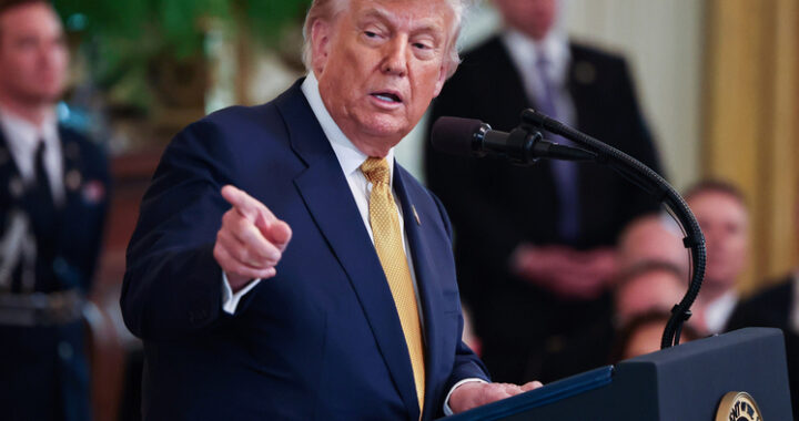 Трамп пообещал единую пошлину для 150 стран: мировой торговле грозит хаос