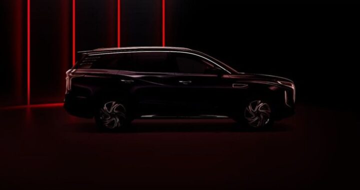 Hongqi анонсировал новый семиместный кроссовер для России. Первые фото и подробности