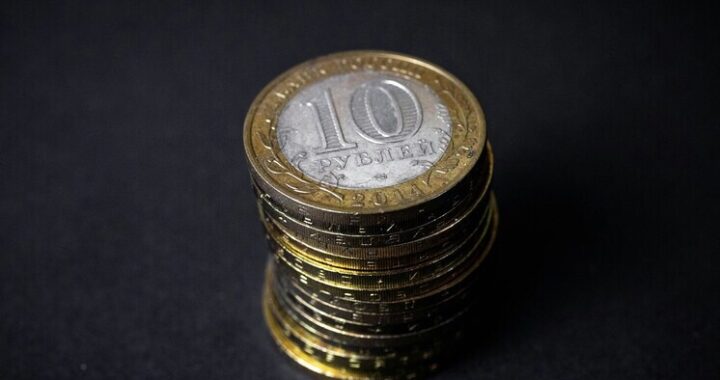 Пятнадцати миллионам россиян предстоит непростой выбор до 1 октября: натуральные льготы или денежные