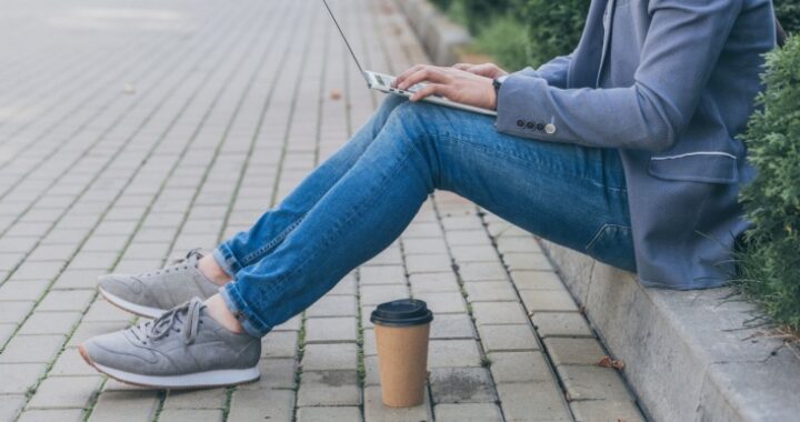 Почему тесная одежда может провоцировать переедание? Объясняет профессор