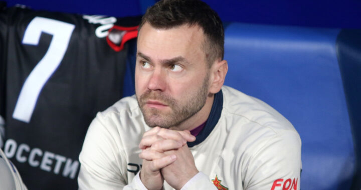 Акинфеев назвал умершего диктора Плешакова легендой ЦСКА