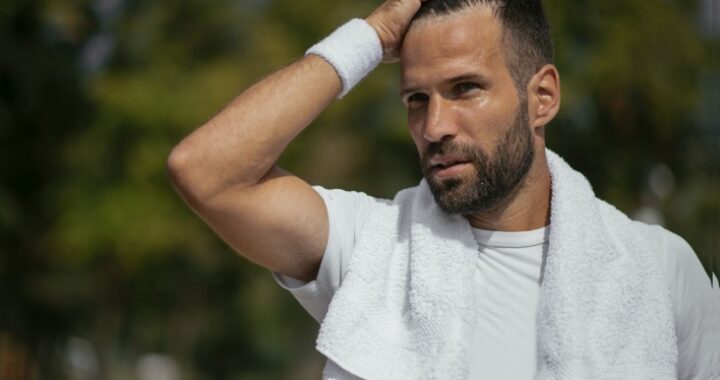 Как спортсменам сохранить волосы? Трихолог назвала лайфхаки против облысения