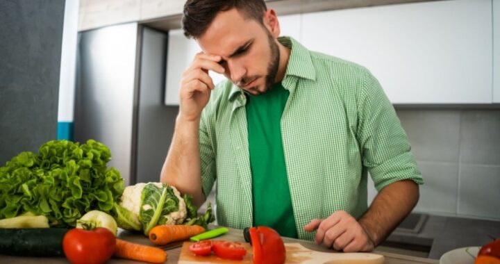 Почему 1500 калорий мало для взрослого человека? Объясняет профессор