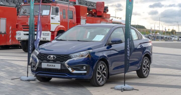 АвтоВАЗ показал на «ИННОПРОМ. Беларусь» три новые «Лады». Что о них известно