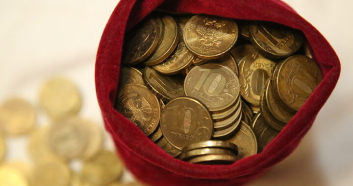 Биткоин обвалился: надо ли россиянам вкладываться в криптовалюту