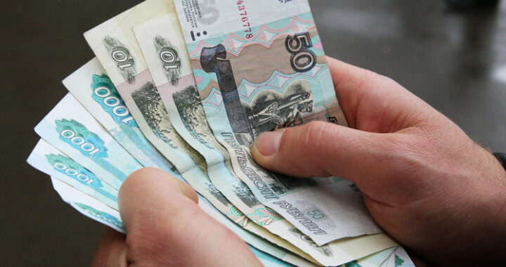 Детишкам — мелочишко: в России хотят установить минимальный размер алиментов