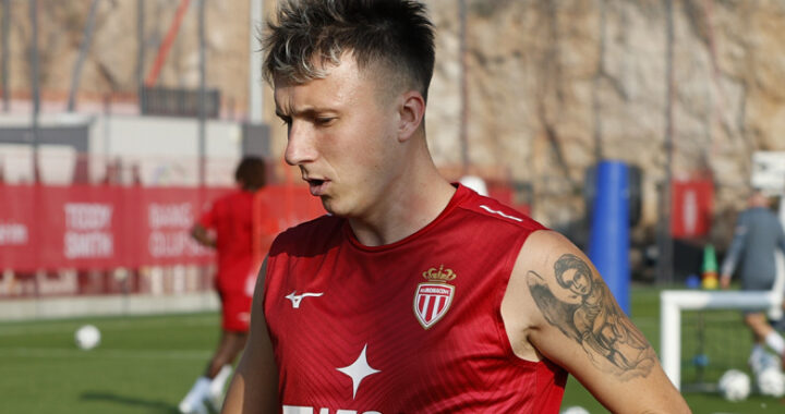 Головин помог «Монако» обыграть ПСЖ в матче чемпионата Франции