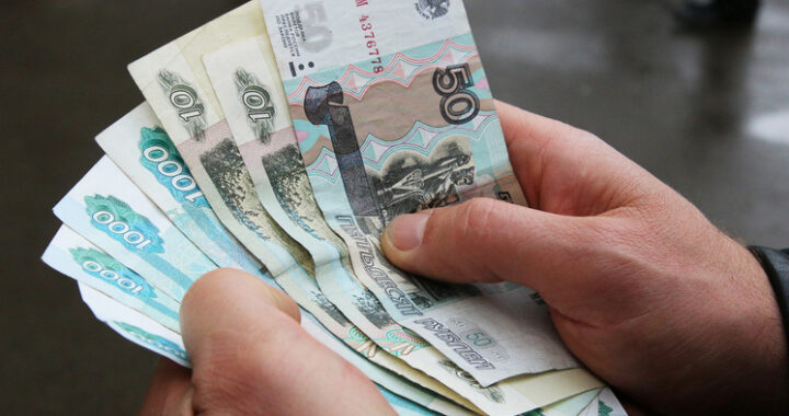 Лже-бедняков выведут на «чистую воду»: Минтруд начнет проверку счетов малоимущих