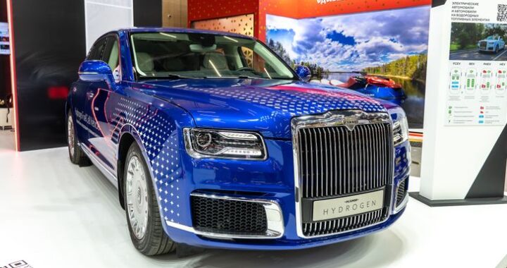 НАМИ представил на «ИННОПРОМ. Беларусь» самый мощный водородный автомобиль в мире. Это Aurus