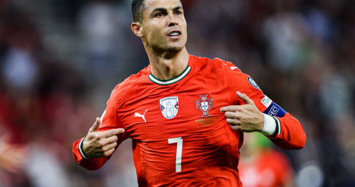 «Представь меня в красных трусах»: Роналду назвал свою внешность идеальной