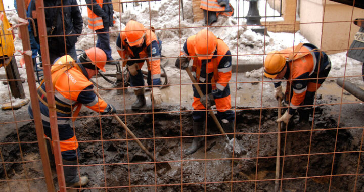 «Система деградирует»: предприятия сферы ЖКХ жалуются на нехватку денег