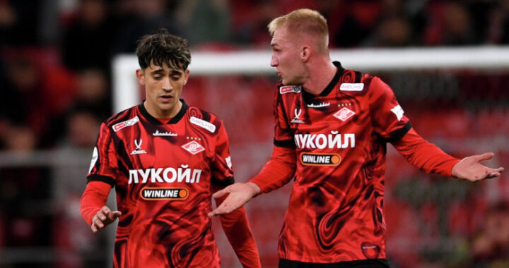 В Краснодаре неизвестный разбил окно автобуса с футболистами «Спартака»