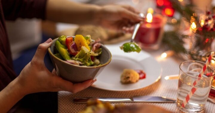 Как не поправиться на новогодних праздниках? Советы диетолога и личный опыт