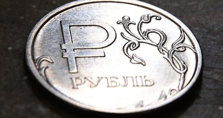 Куда двинется курс рубля в оставшиеся до конца года недели: аналитик Гойхман дал прогноз