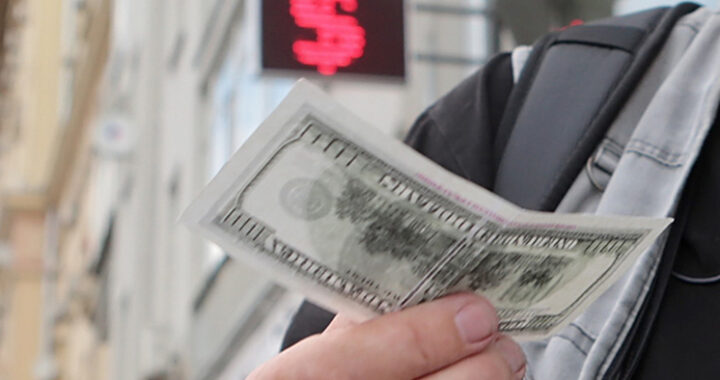 Либерализация на марше: Центробанк отменил валютные ограничения досрочно