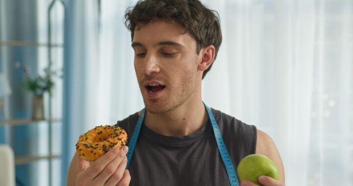 Как дефицит белка влияет на тягу к сладкому? Отвечает нутрициолог