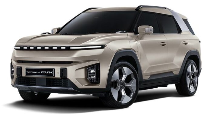 Кроссовер KGM Torres получил гибридную и полностью электрическую версии: названы цены